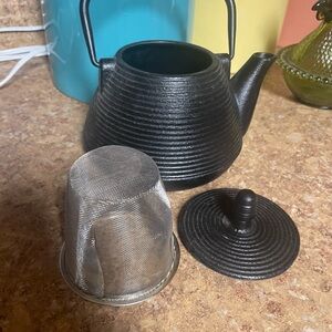 Cast Iron Black Teapot with Infuser